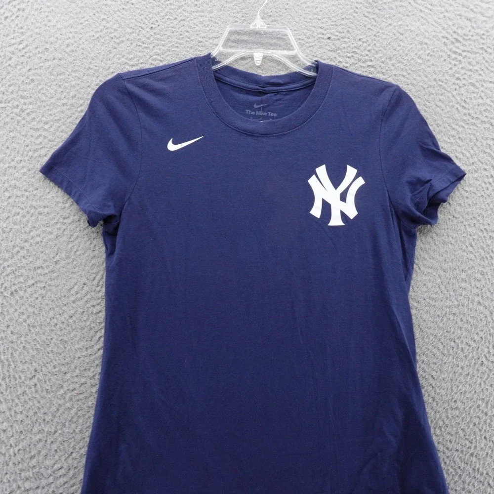 The Nike Tee New‎ York Yankees MLB TShirt Womens Size Medium DJ LeMahieu NWT